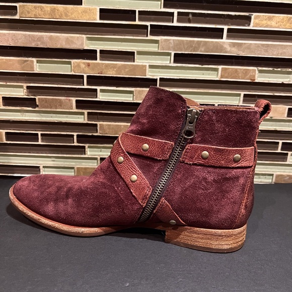 Kork Ease Wine Suede Zip Up Bootie Size 8 M - Picture 2 of 5